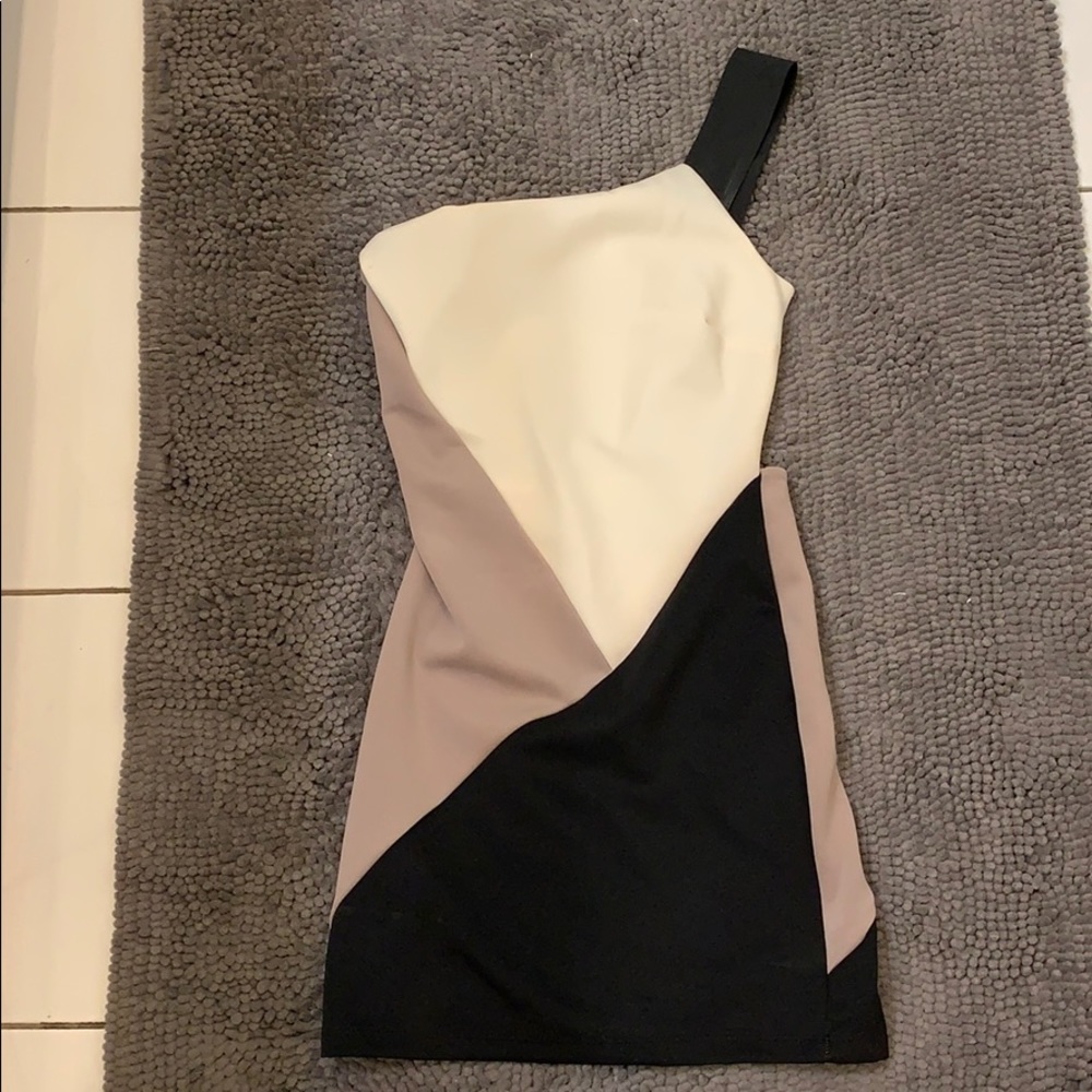 One should dress